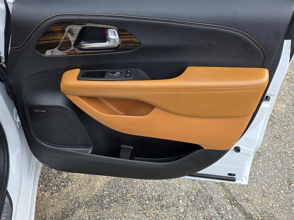 Used 2022 Chrysler Pacifica Pinnacle FWD image 47