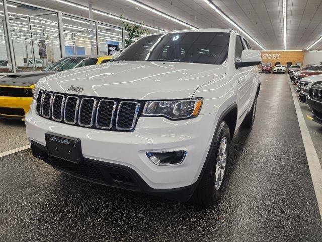 Used 2020 Jeep Grand Cherokee Laredo AWD/4WD image 2