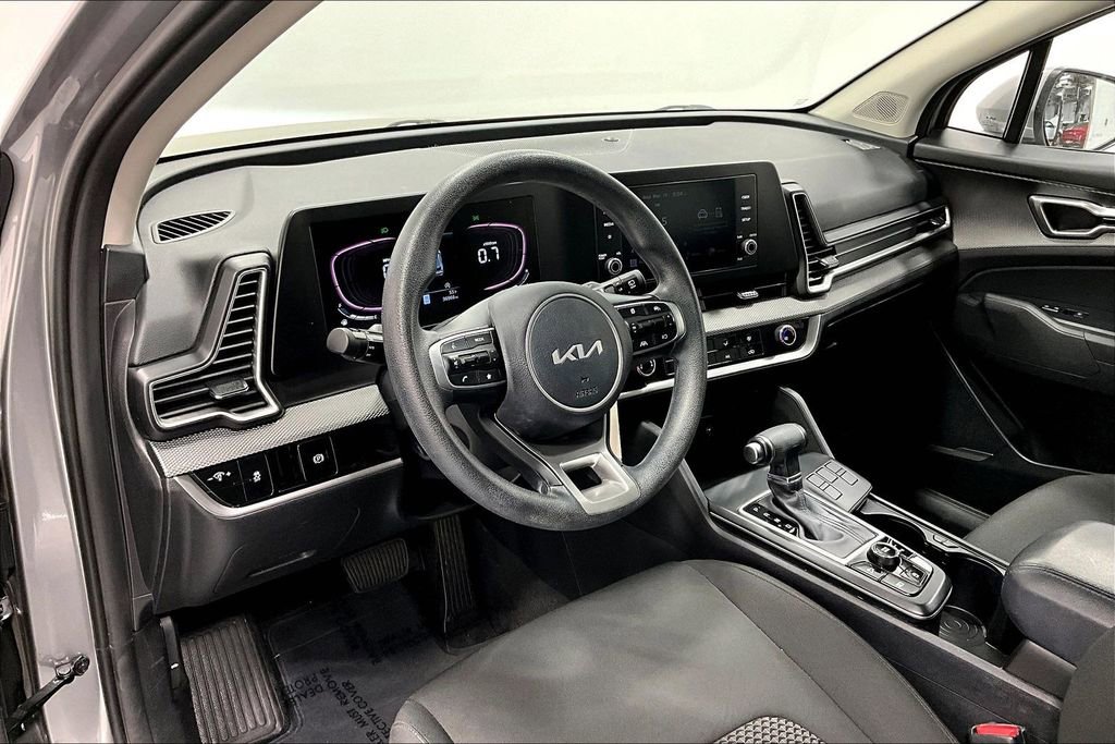 Used 2023 Kia Sportage LX image 16