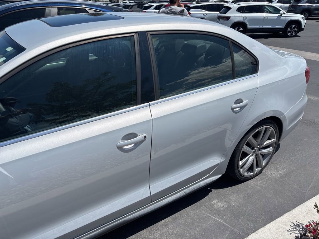 Used 2012 Volkswagen Jetta GLI Autobahn FWD image 4