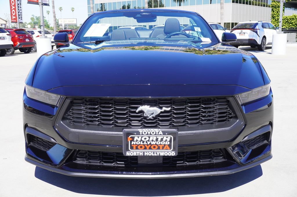 Used 2025 Ford Mustang EcoBoost image 11