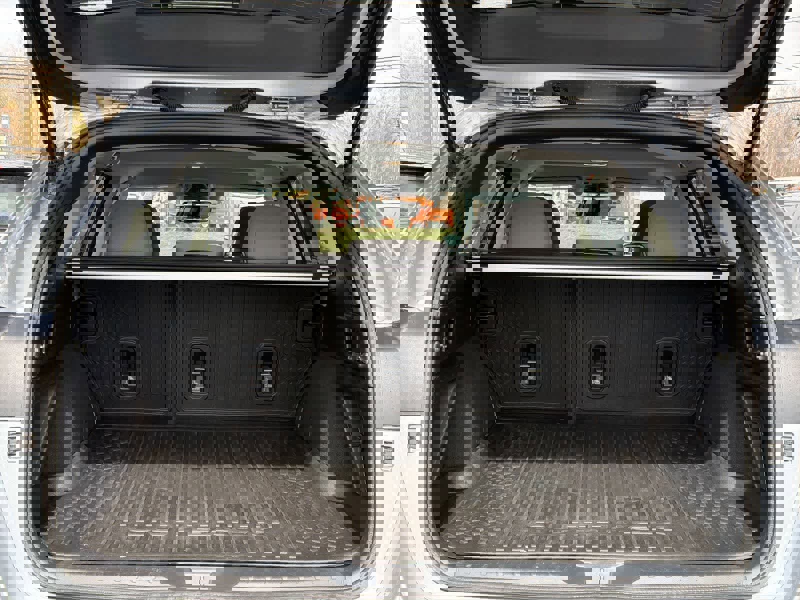 Used 2020 Subaru Outback Premium image 35