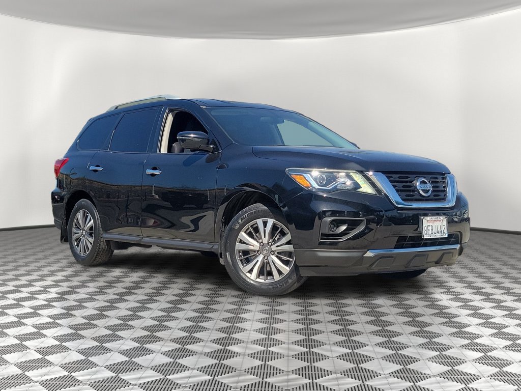 Used 2018 Nissan Pathfinder S FWD image 2