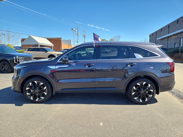 Used 2025 Kia Sorento EX w/ Panoramic Sunroof Package FWD image 10