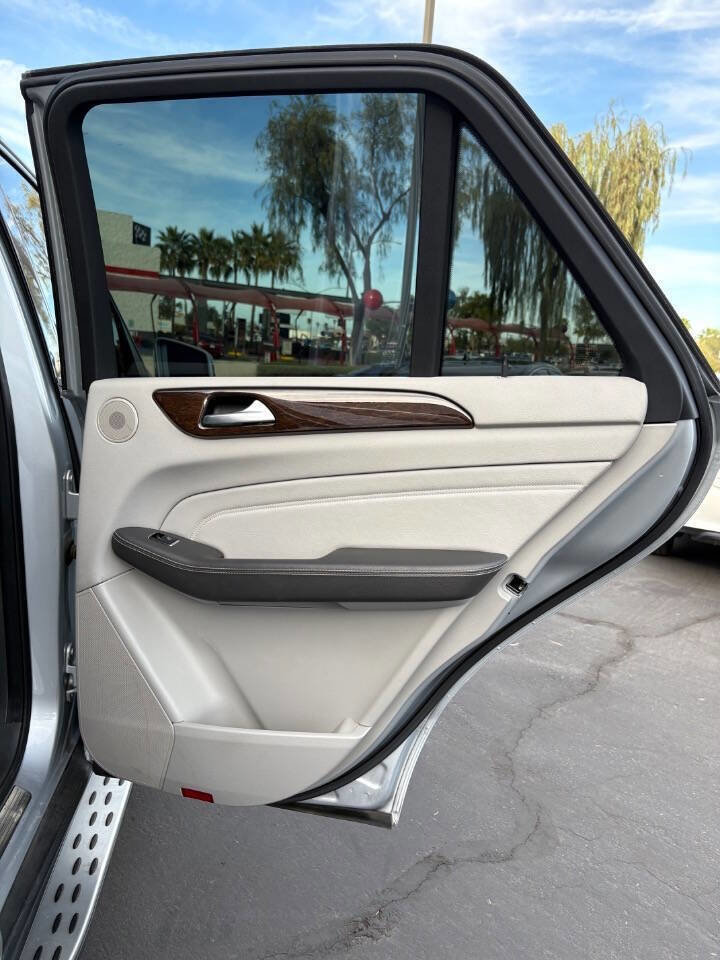 Used 2012 Mercedes-Benz ML 350 ML 350 BlueTEC AWD 4MATIC 4dr image 29