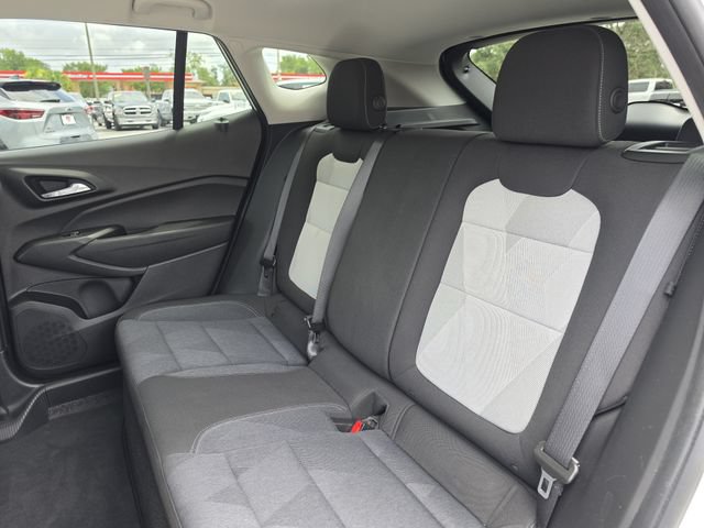 Used 2025 Chevrolet Trax LS w/ LS Convenience Package FWD image 18