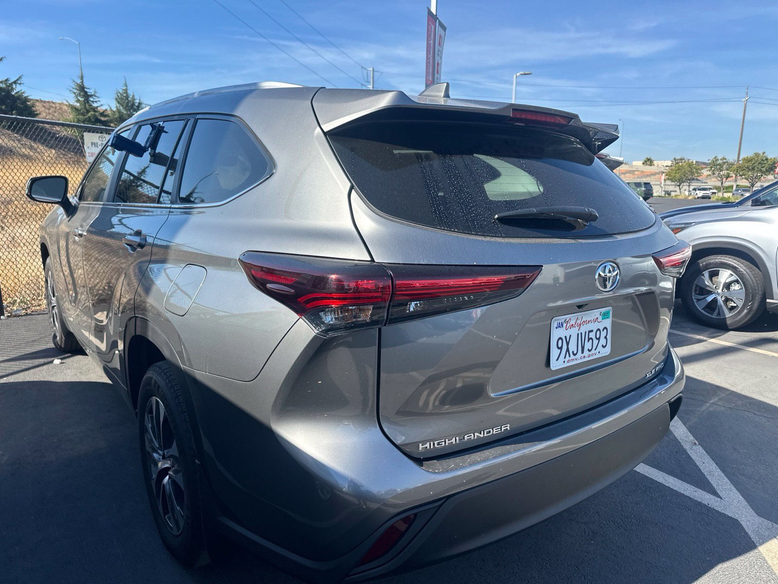 Used 2026 Toyota Highlander XLE AWD/4WD image 3