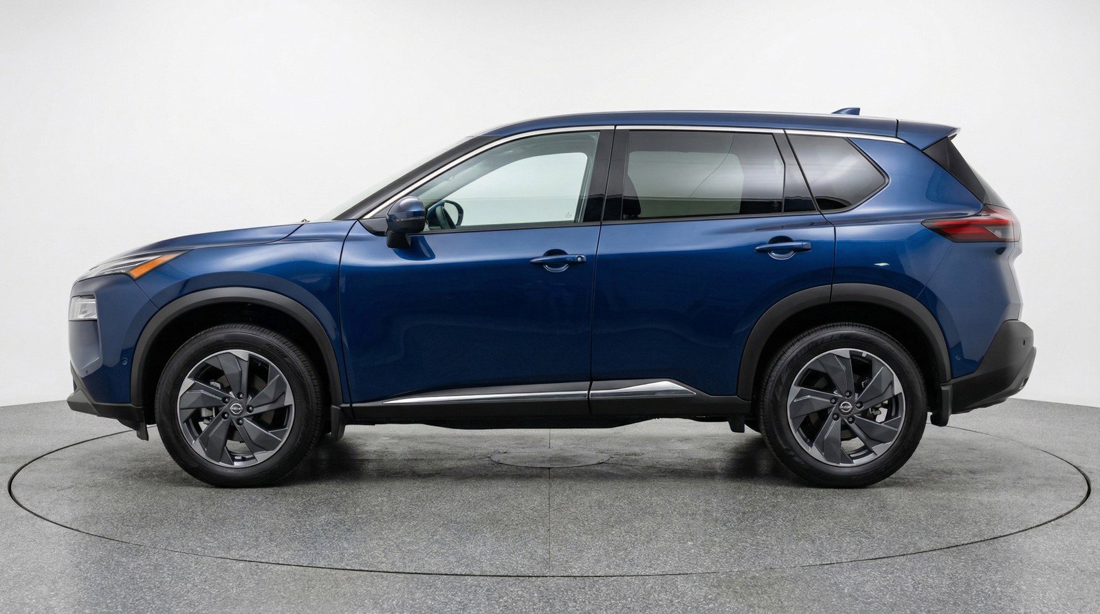 Used 2025 Nissan Rogue SV FWD image 5