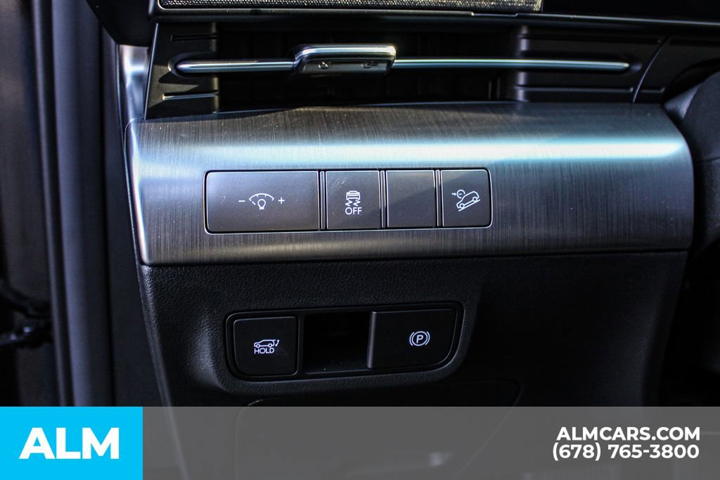 Used 2025 Hyundai Kona Limited image 31