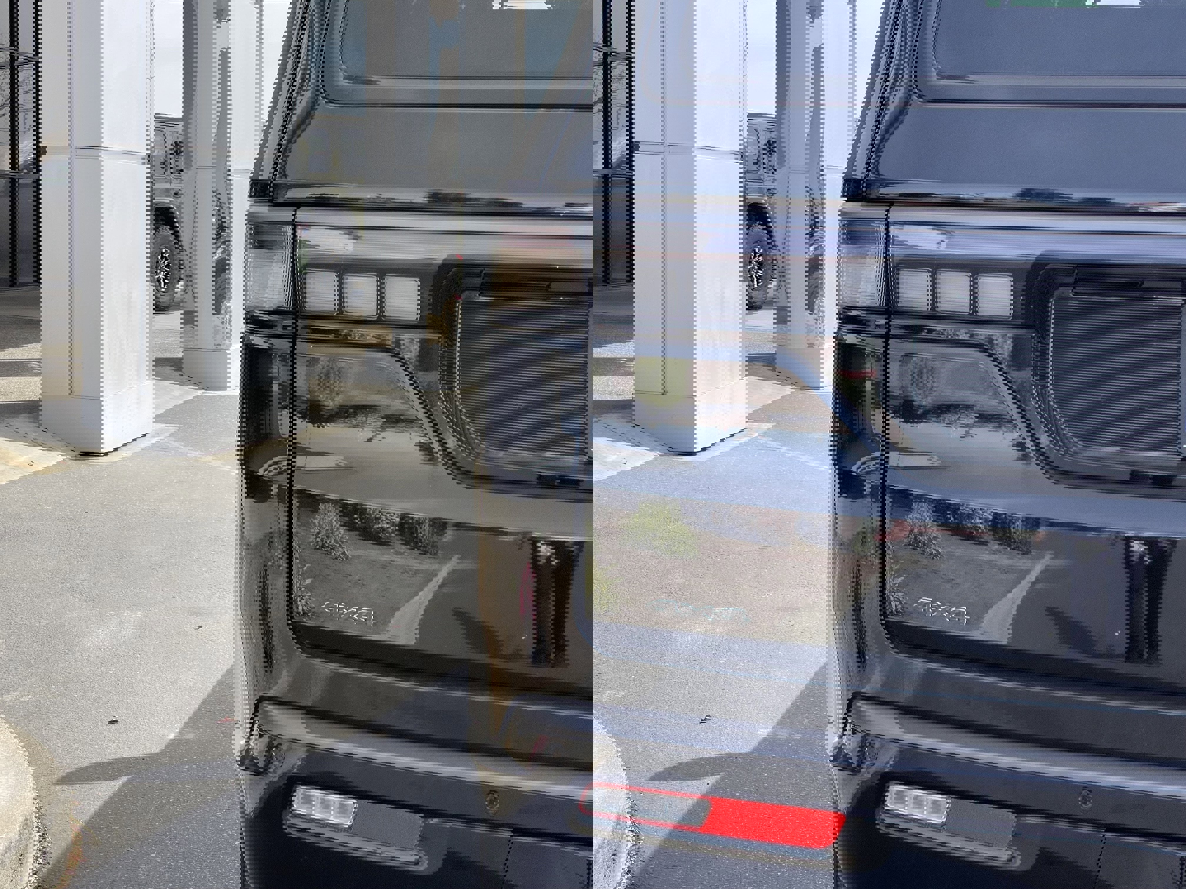 New 2026 Jeep Grand Wagoneer Limited w/ 8-Passenger Seating Package AWD/4WD image 10