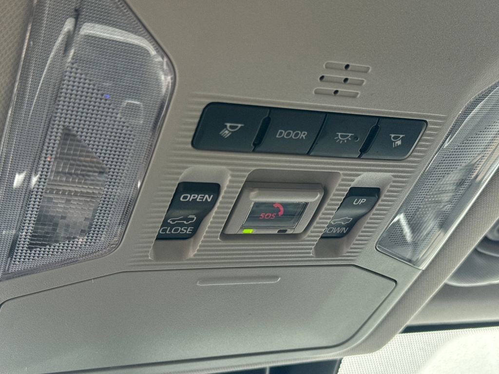 Used 2023 Toyota RAV4 XLE Premium image 31