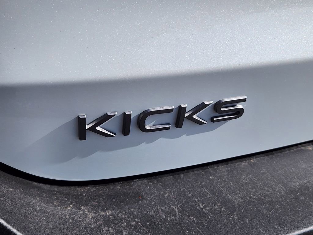 New 2025 Nissan Kicks SR w/ Illumination Package image 13