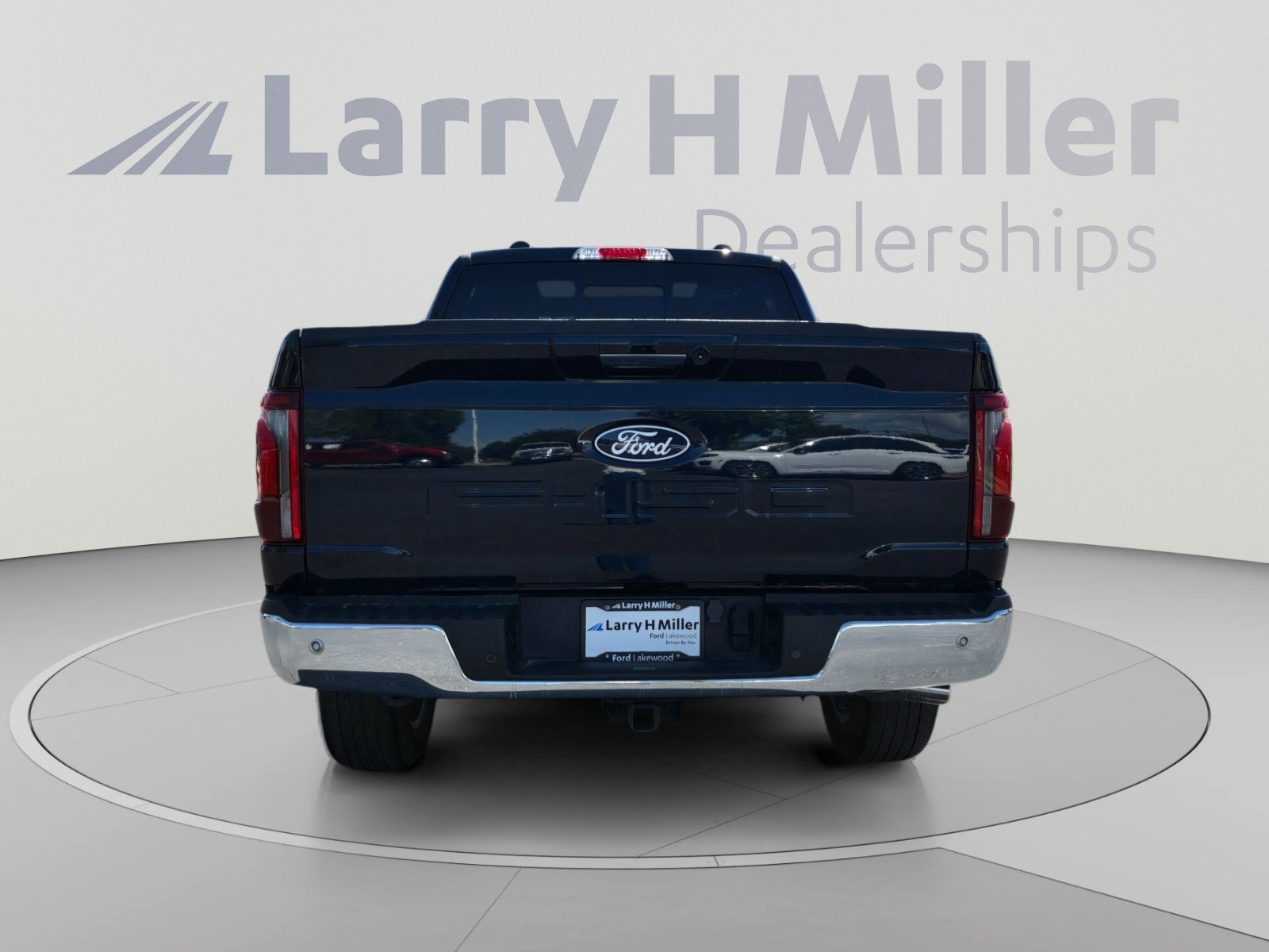 Used 2024 Ford F150 Lariat w/ FX4 Off-Road Package AWD/4WD image 4