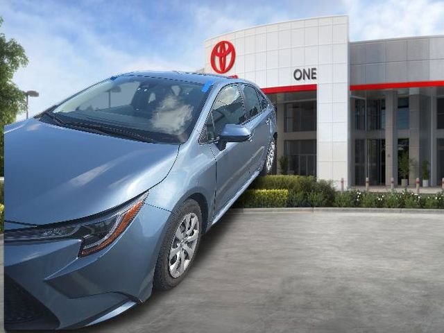 Used 2021 Toyota Corolla LE w/ Carpet Mat Package (TMS) FWD image 4