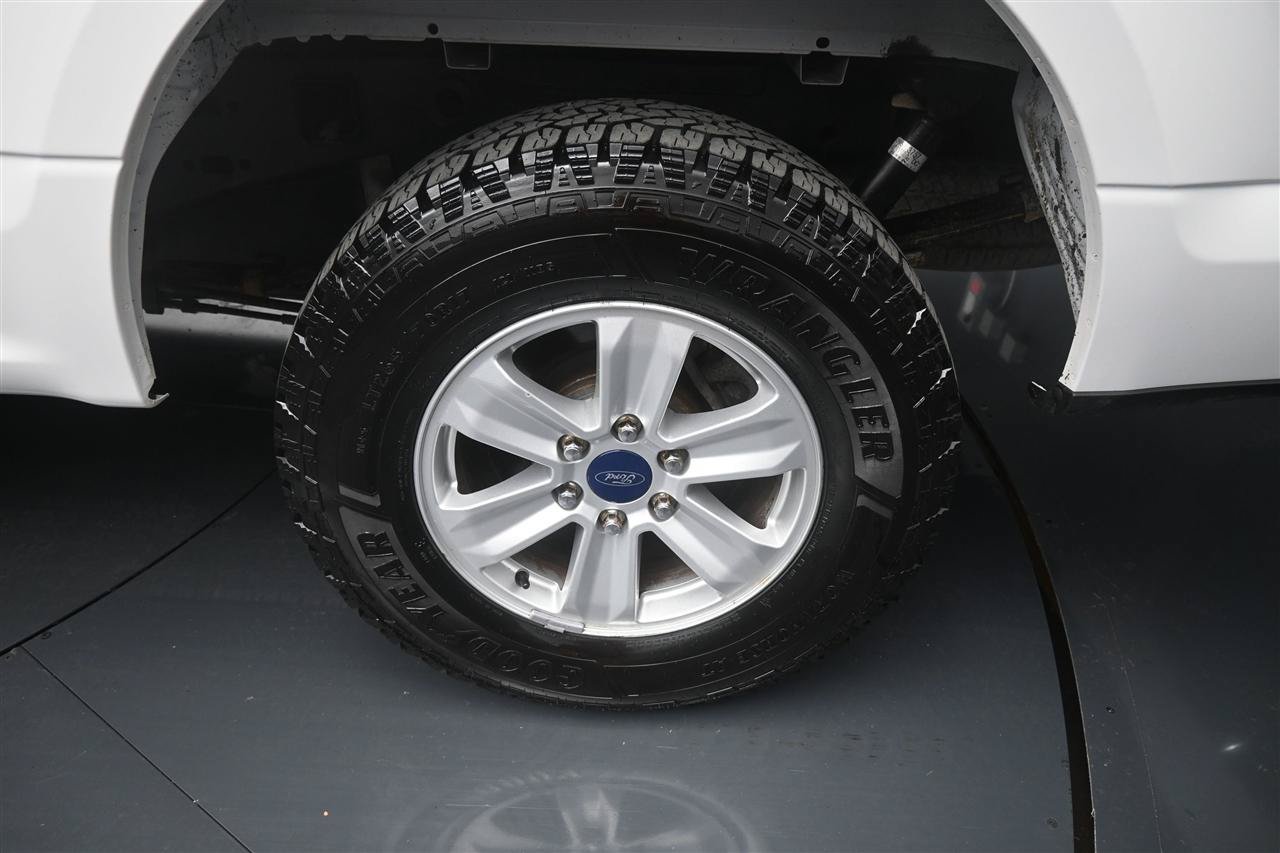 Used 2017 Ford F150 XL w/ Equipment Group 101A Mid AWD/4WD image 18