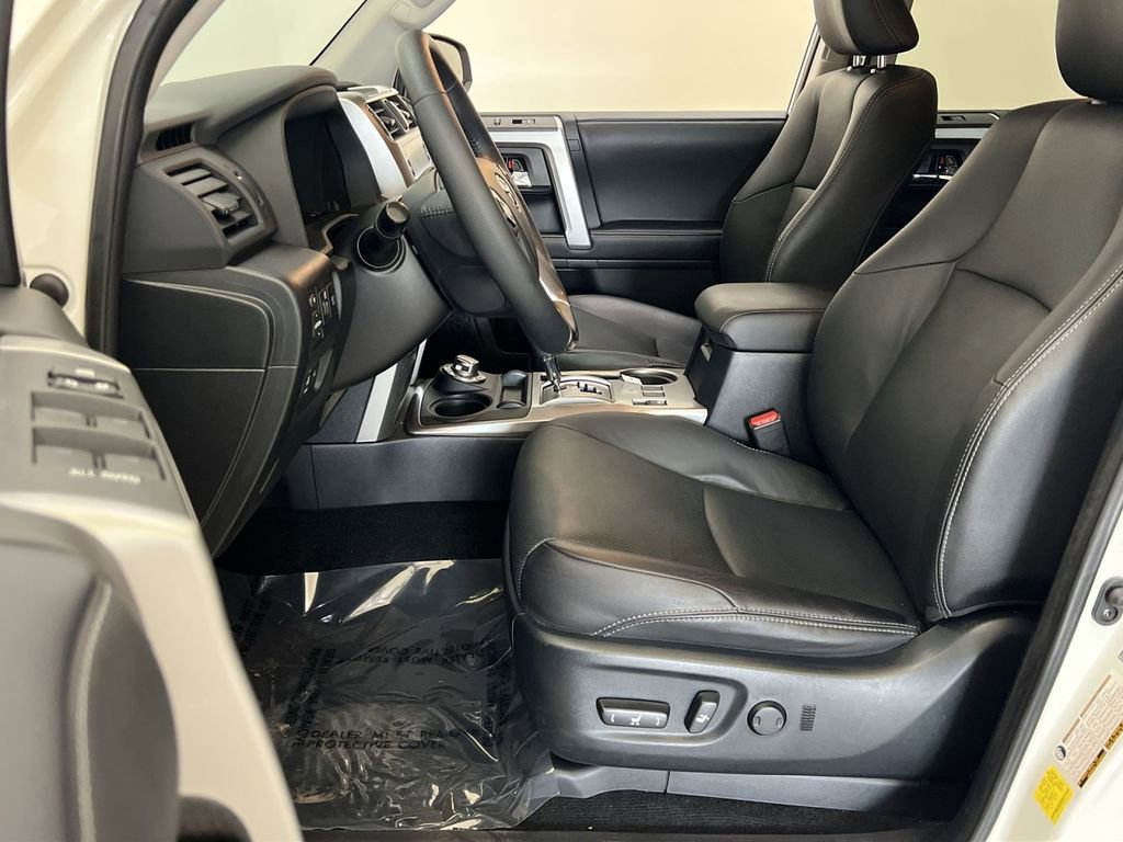 Used 2022 Toyota 4Runner Limited AWD/4WD image 17