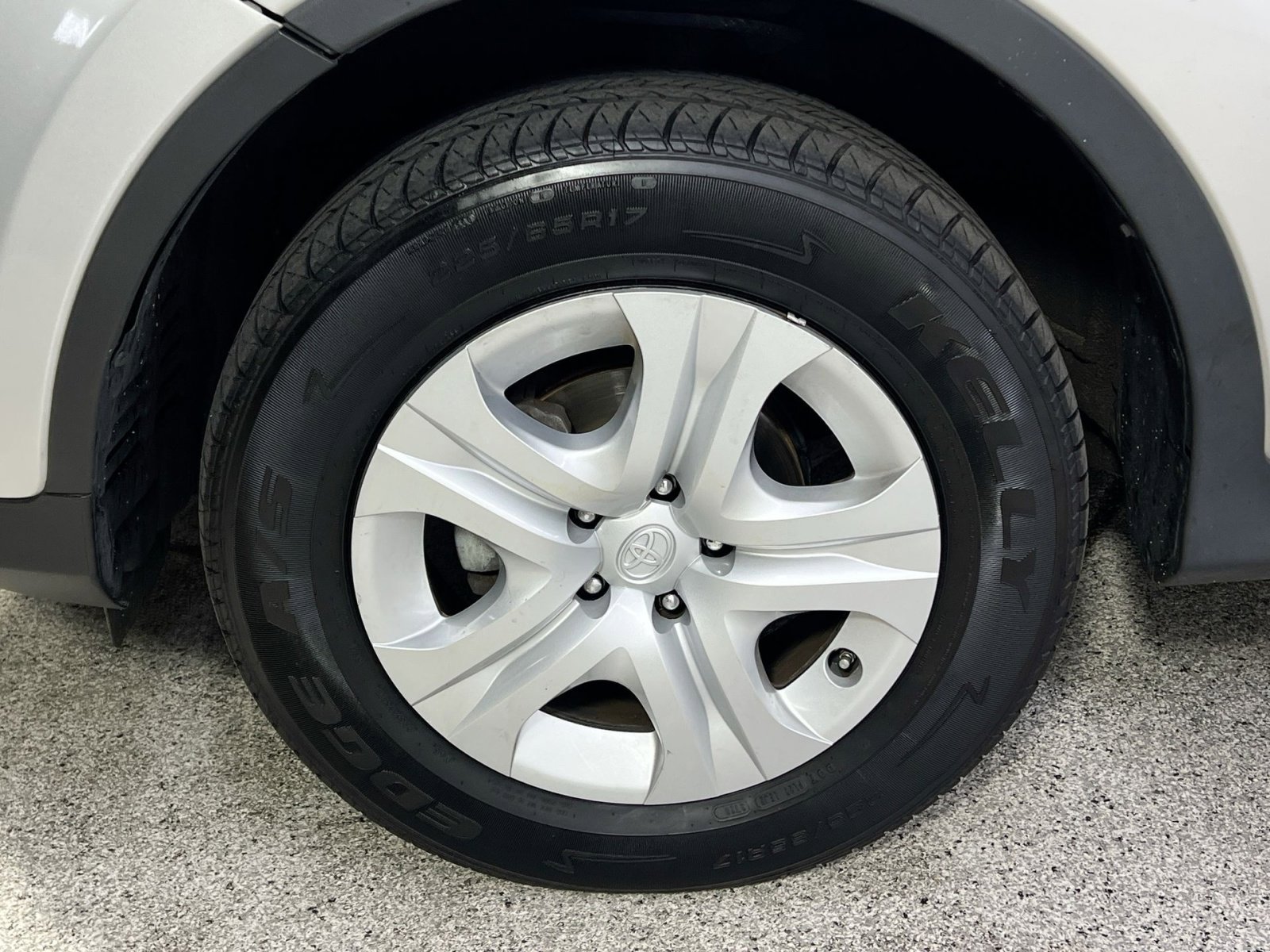 Used 2013 Toyota RAV4 LE image 16