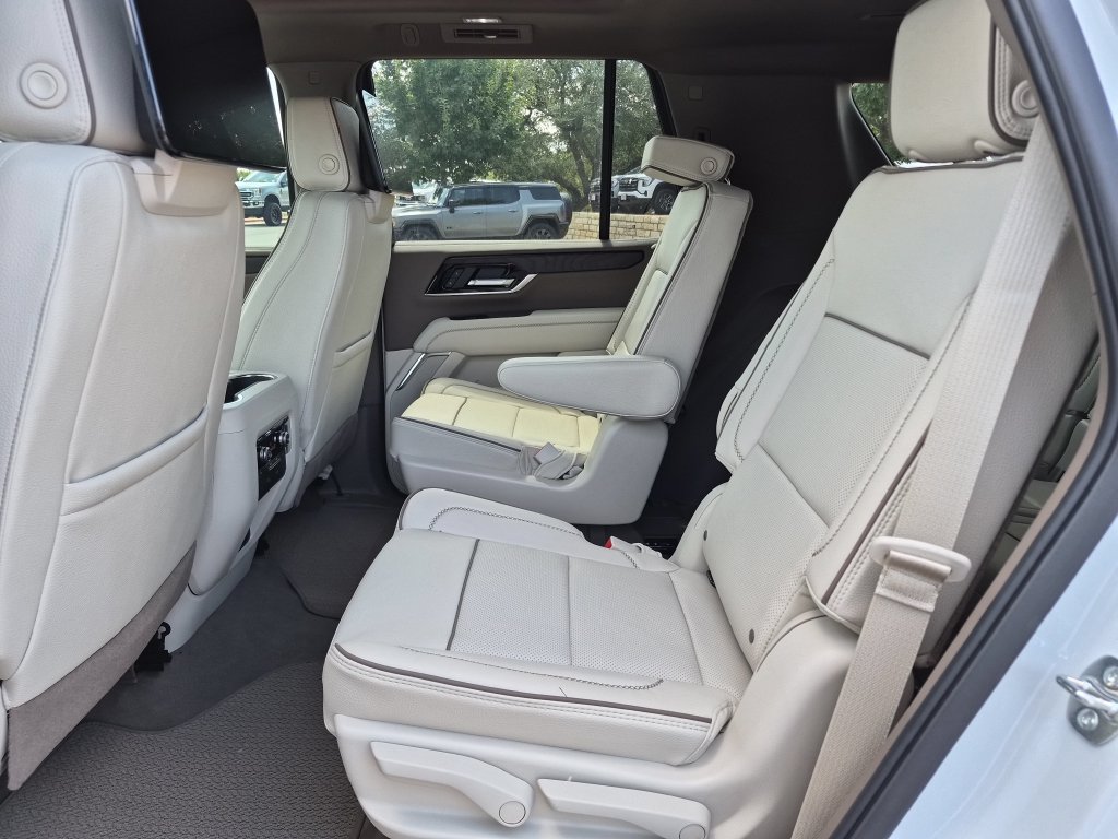 New 2026 GMC Yukon Denali w/ Denali Reserve Package AWD/4WD image 33