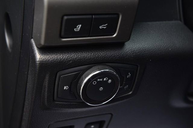 Used 2019 Ford Expedition XLT w/ Equipment Group 202A AWD/4WD image 11