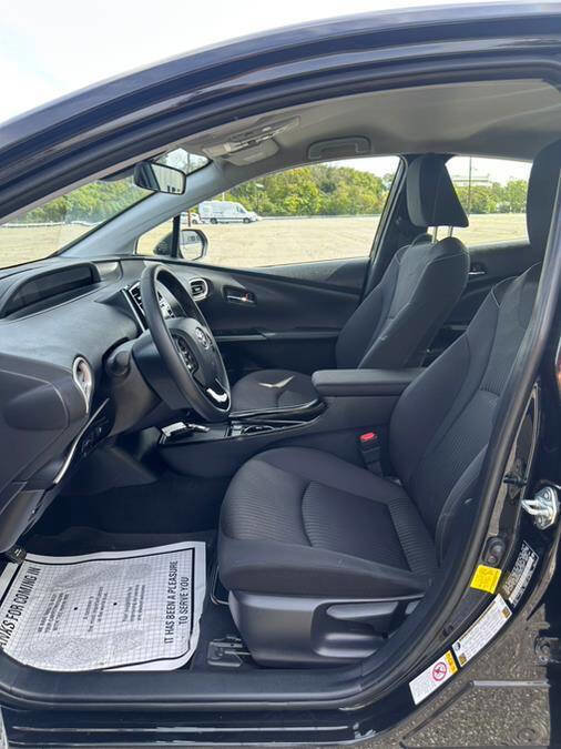 Used 2022 Toyota Prius Prime LE image 31