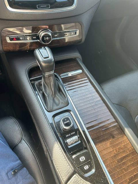 Used 2016 Volvo XC90 T6 Momentum w/ Momentum Plus Package AWD/4WD image 21
