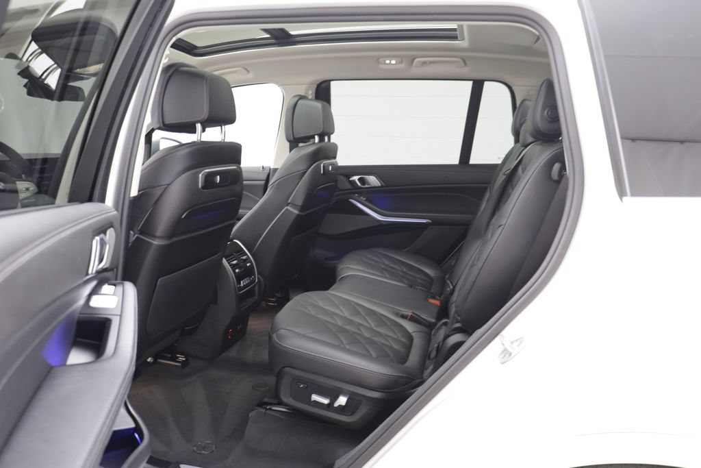 Used 2026 BMW X7 xDrive40i w/ Premium Package AWD/4WD image 13