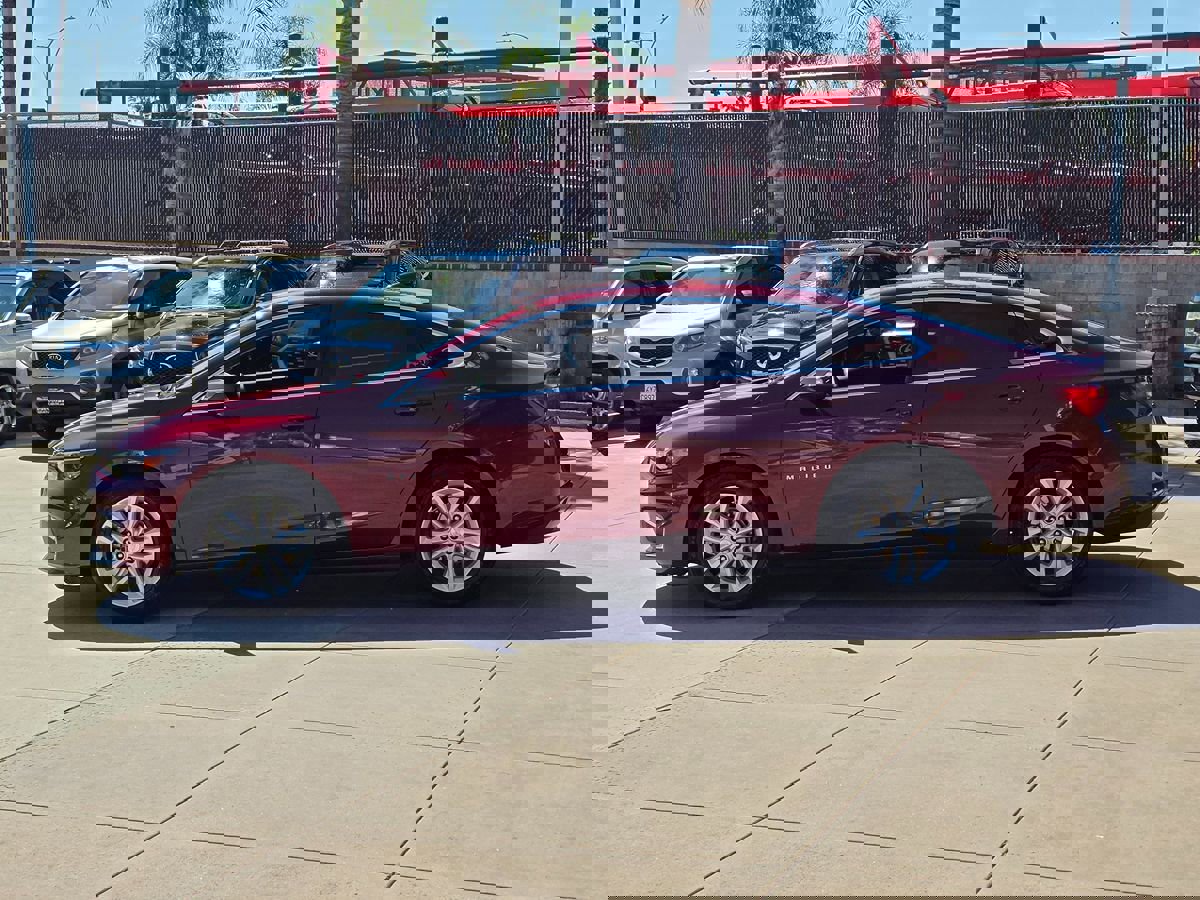 Used 2016 Chevrolet Malibu LT w/ Driver Confidence Package image 10