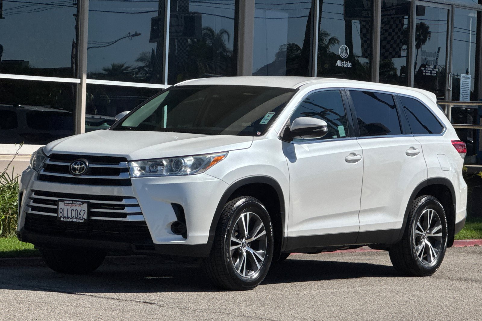 Used 2019 Toyota Highlander LE FWD image 8