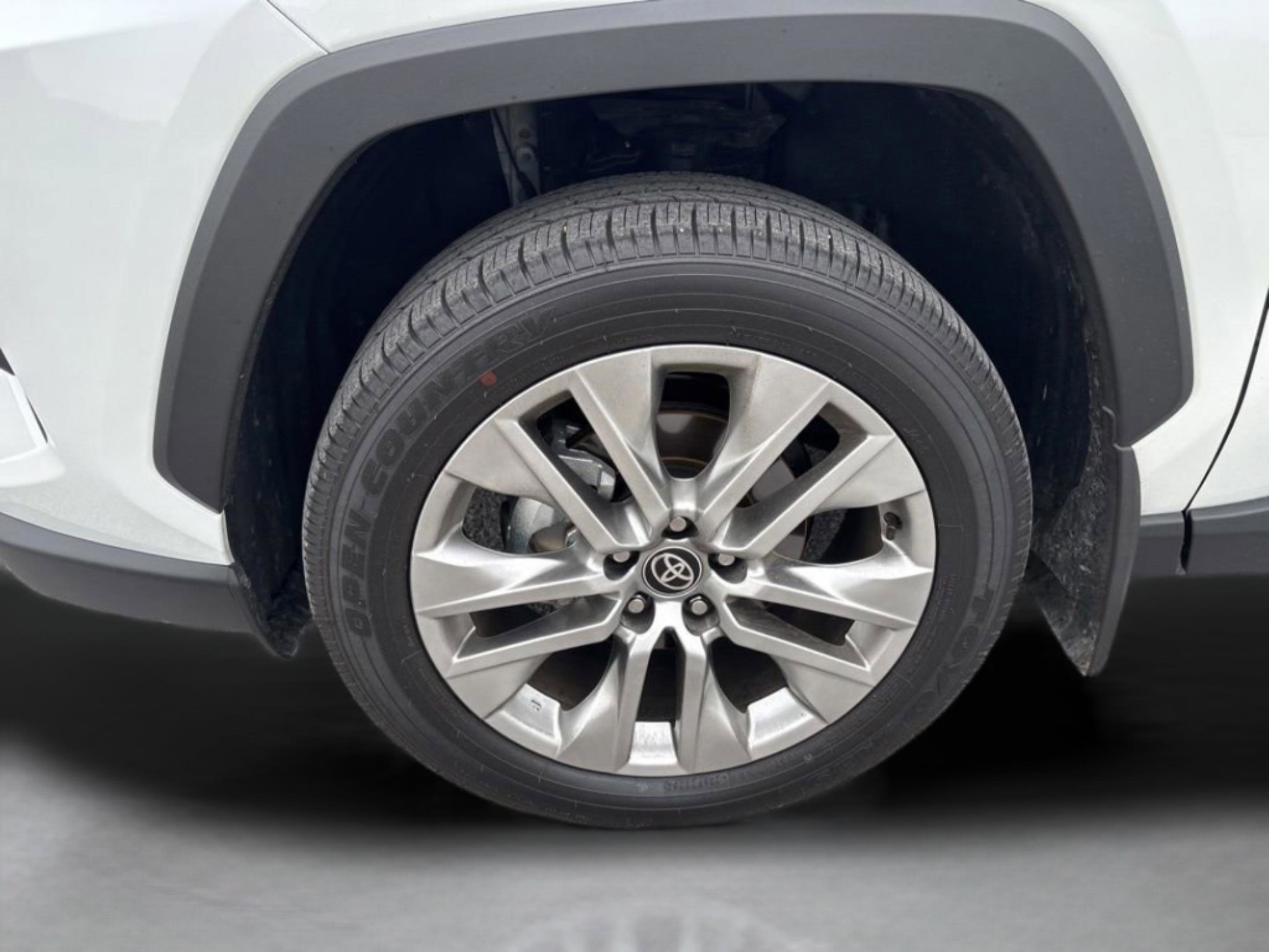 Used 2025 Toyota RAV4 XLE Premium FWD image 47