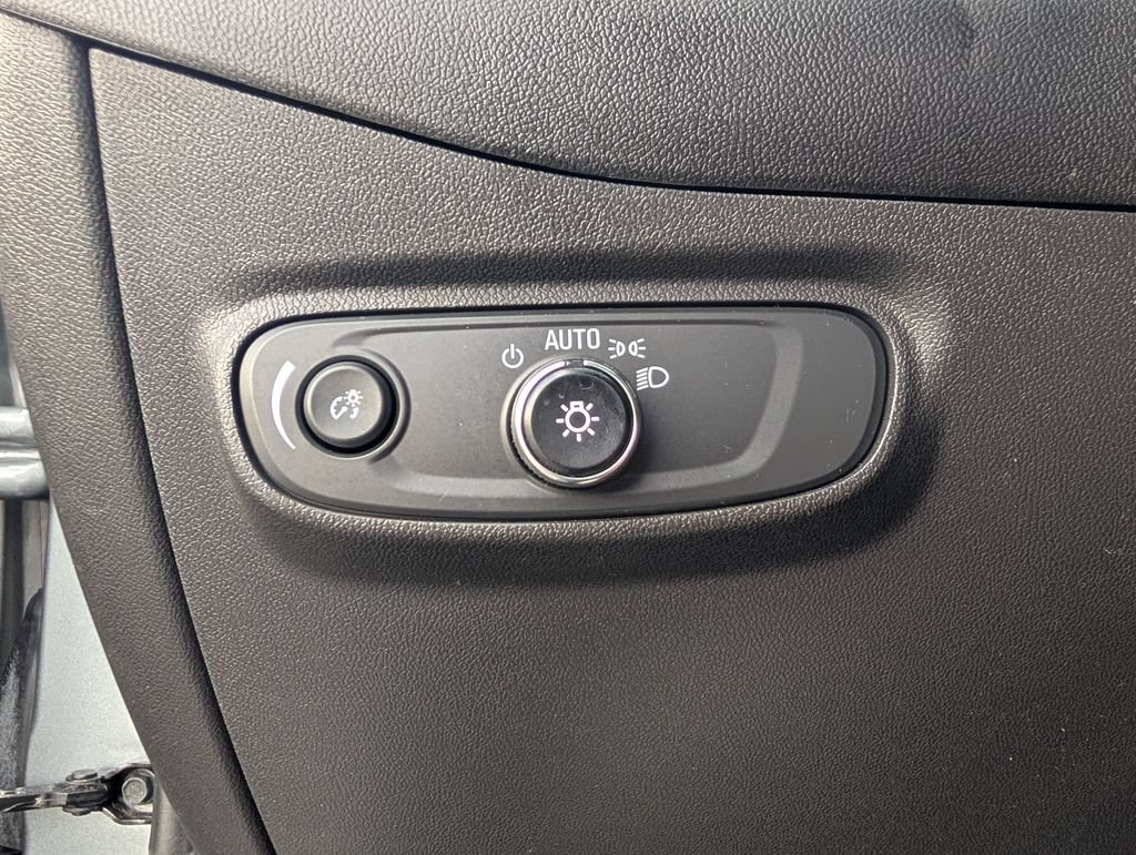 Used 2024 Chevrolet Equinox LT FWD image 23