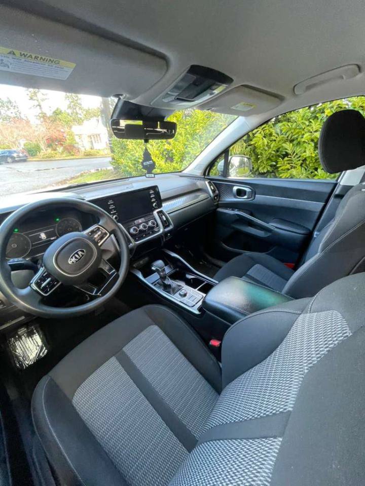 Used 2021 Kia Sorento LX AWD/4WD image 17