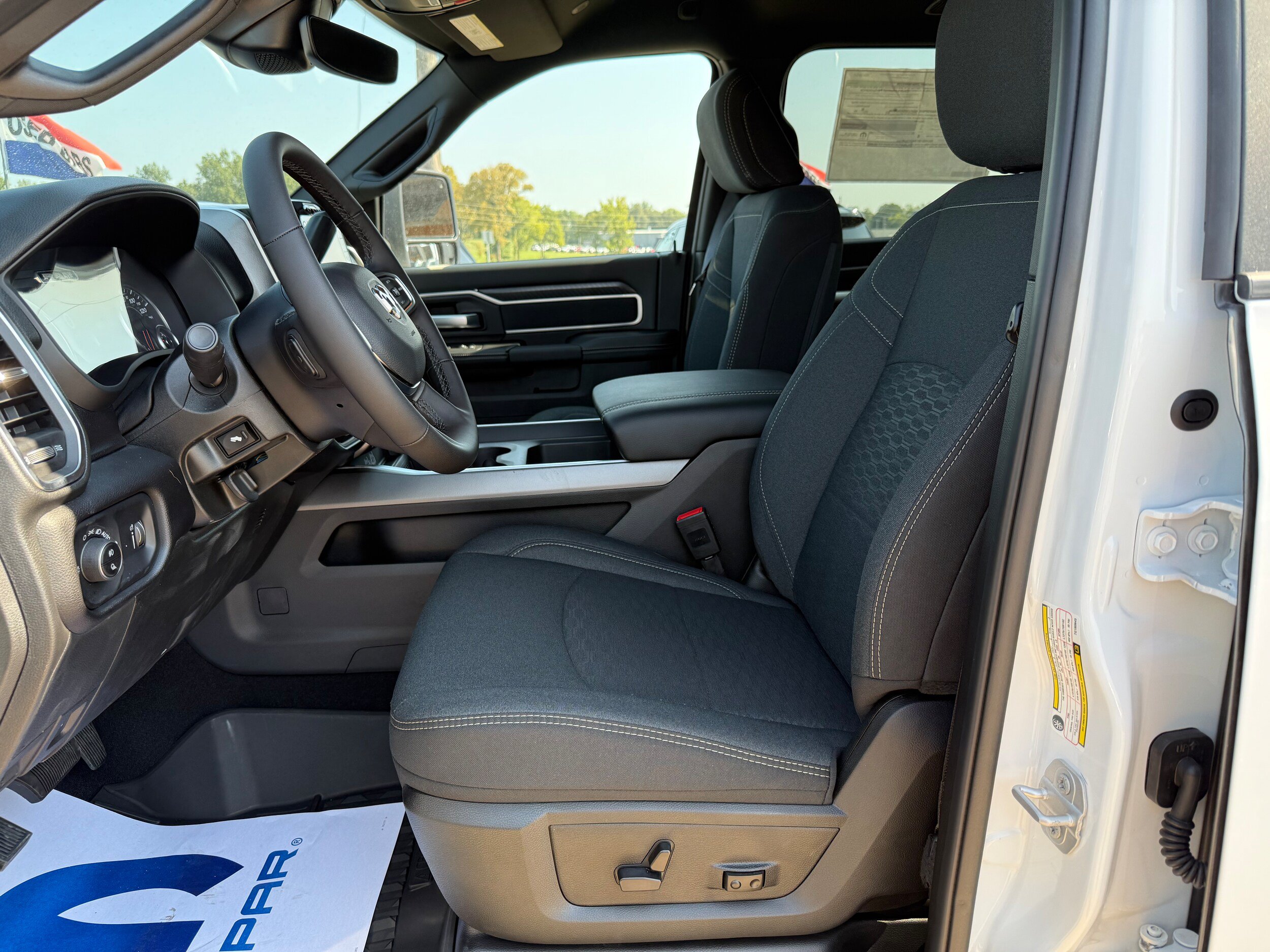 New 2026 RAM 2500 Big Horn AWD/4WD image 9