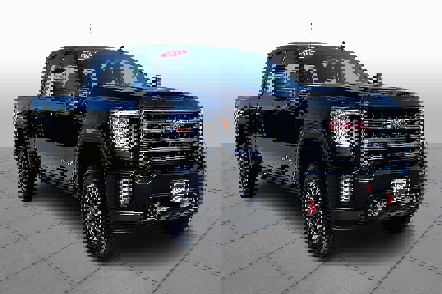 Used 2022 GMC Sierra 2500 AT4 image 2