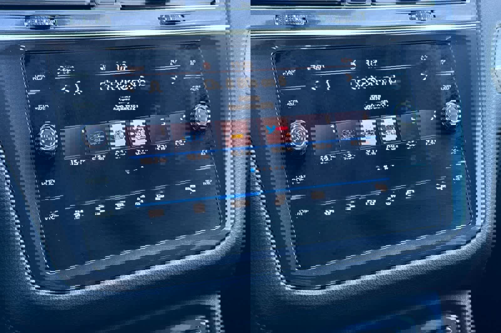 Used 2021 Volkswagen Tiguan SE image 20