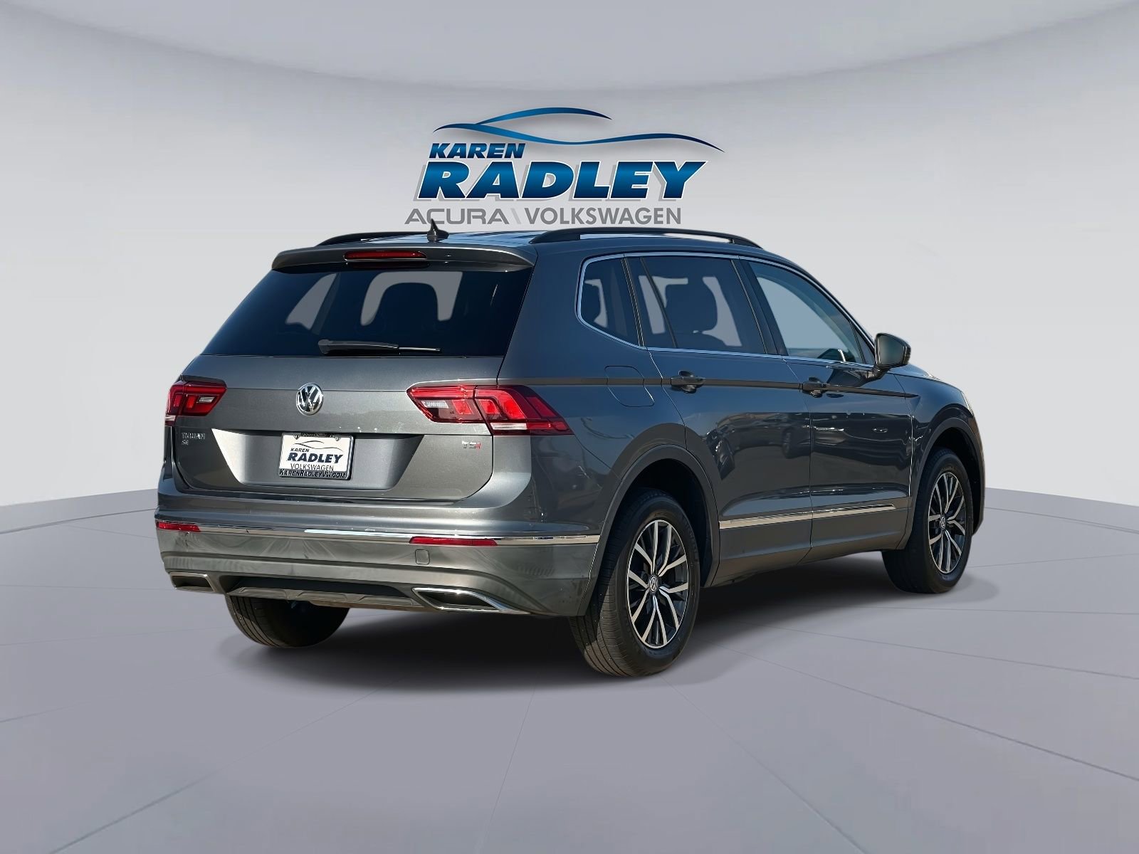Used 2018 Volkswagen Tiguan SE image 2