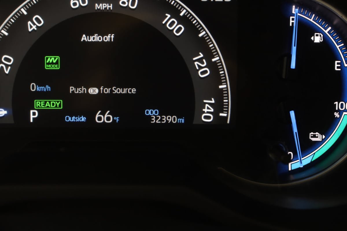Used 2024 Toyota RAV4 SE w/ Weather & Moonroof Package AWD/4WD image 30