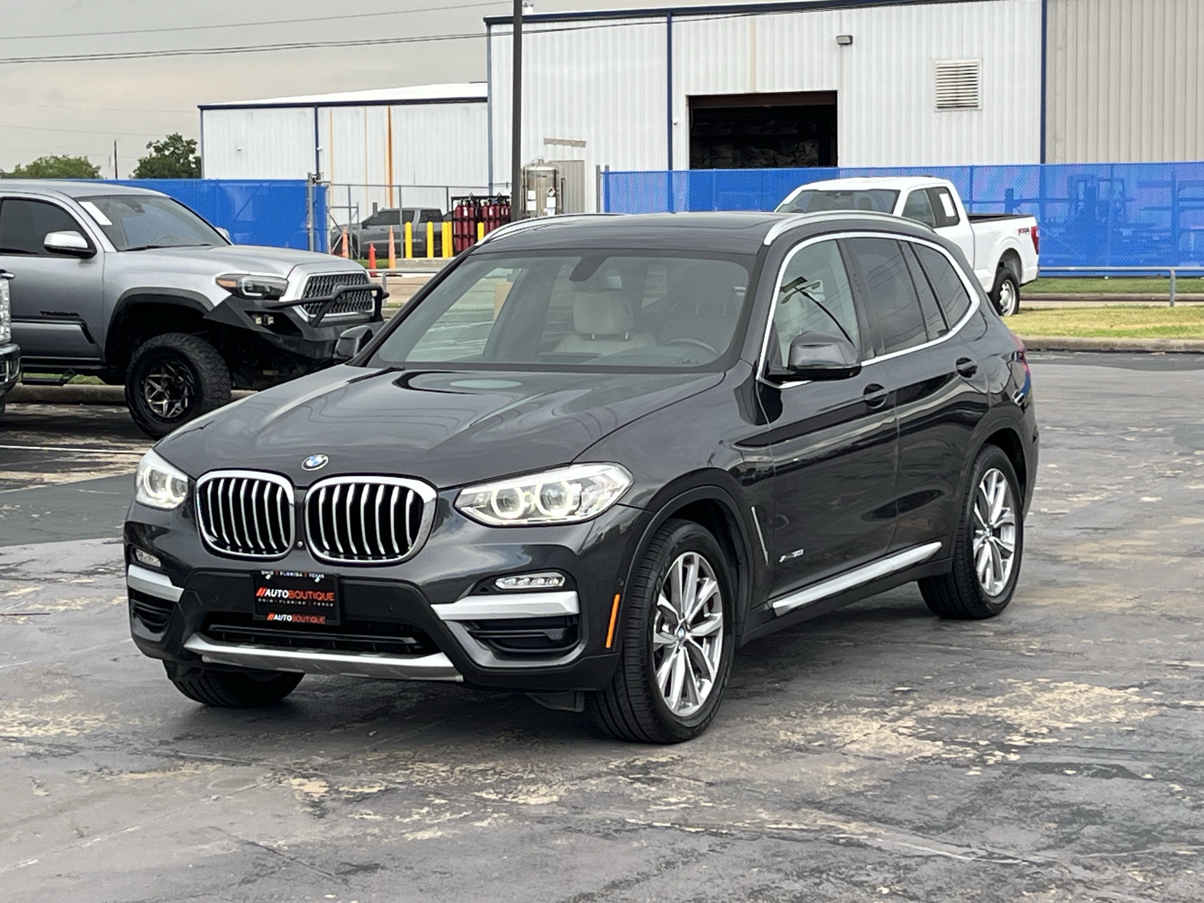 Used 2018 BMW X3 xDrive30i AWD/4WD image 3
