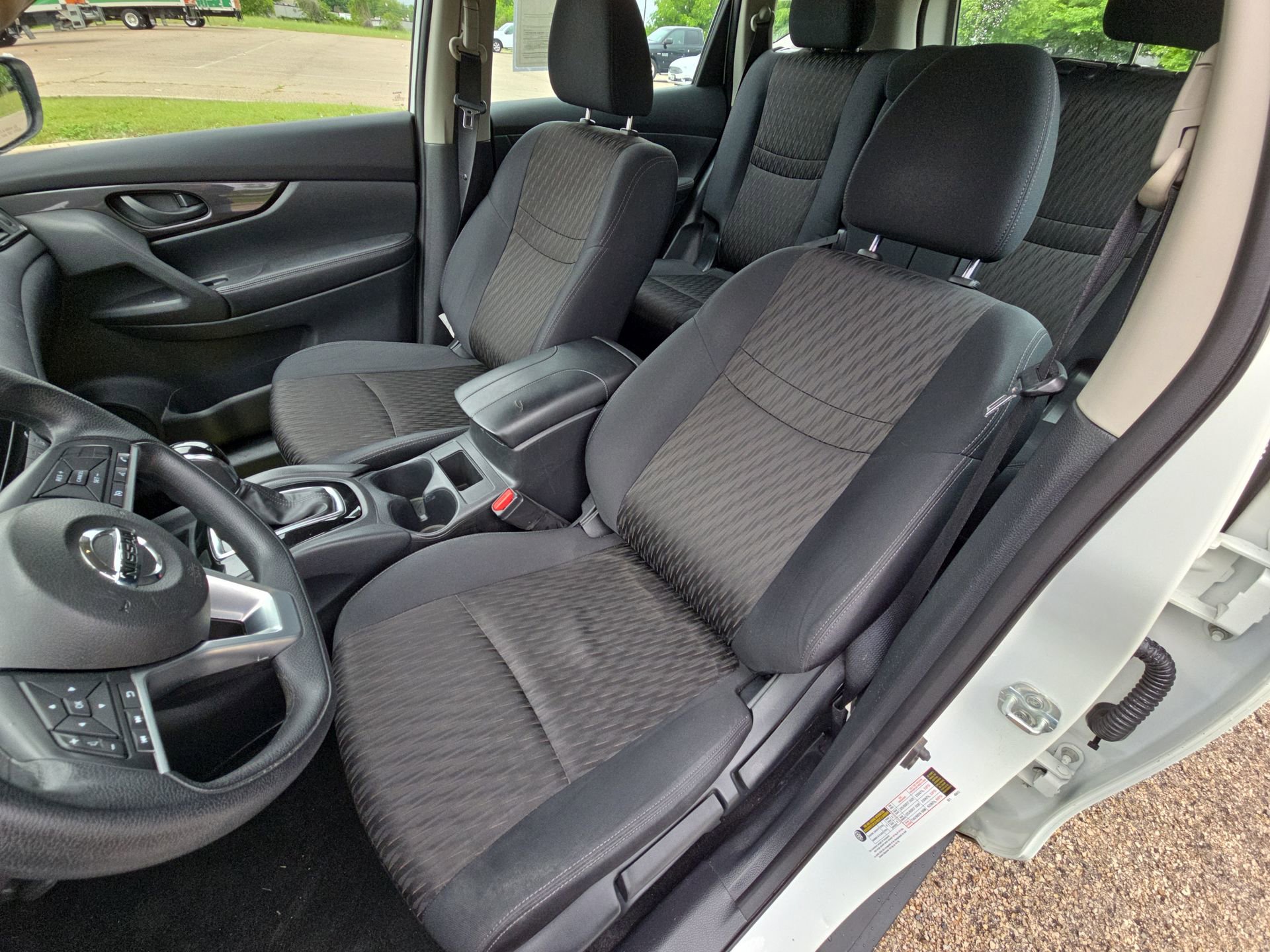 Used 2019 Nissan Rogue S FWD image 11
