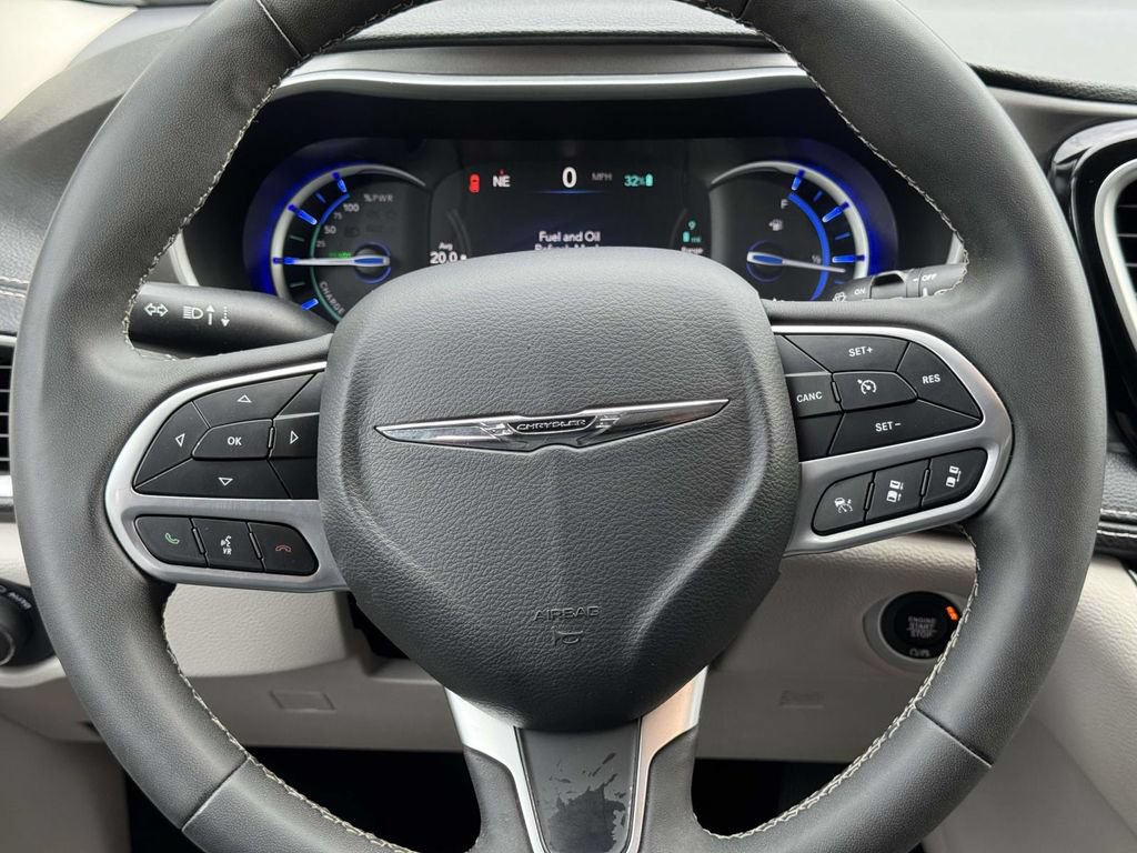 Used 2024 Chrysler Pacifica Limited FWD image 20