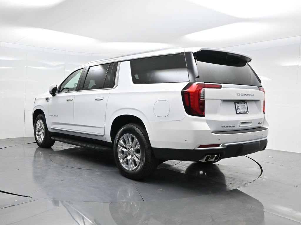 Used 2025 GMC Yukon XL Denali image 6