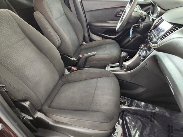 Used 2020 Chevrolet Trax LS w/ Tint and Cruise Package AWD/4WD image 13