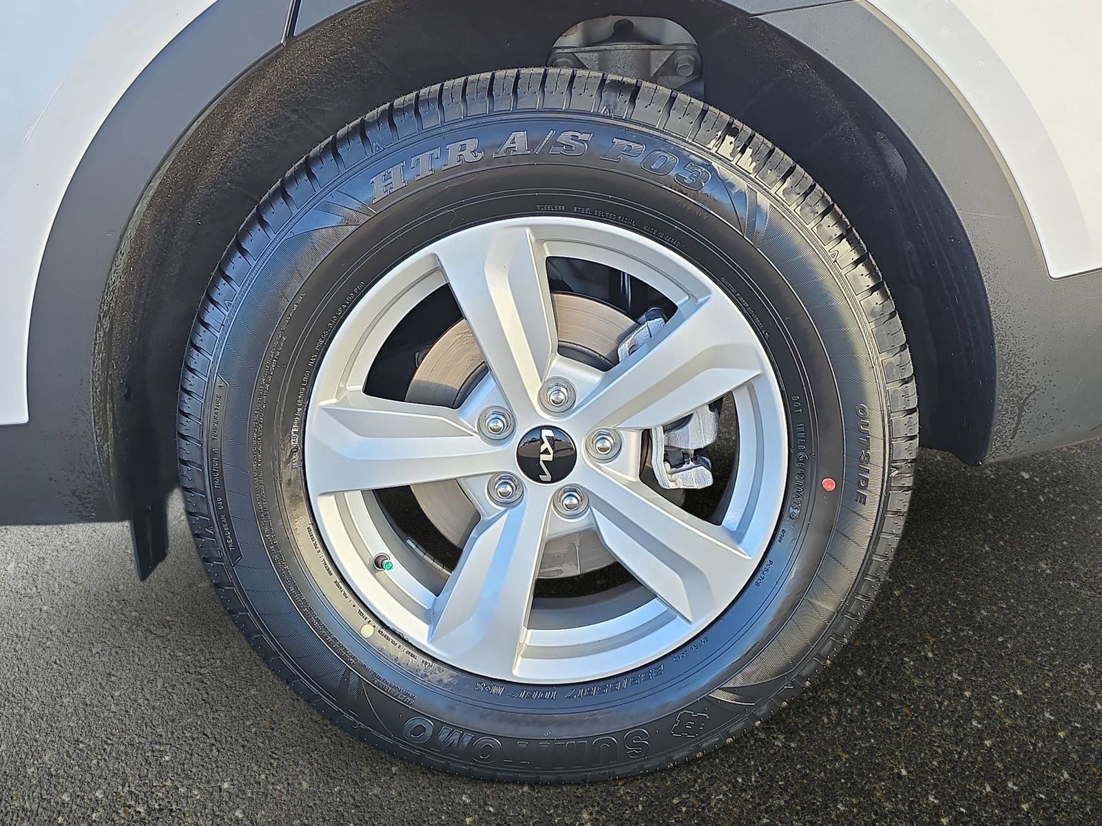 Used 2023 Kia Sorento LX image 33