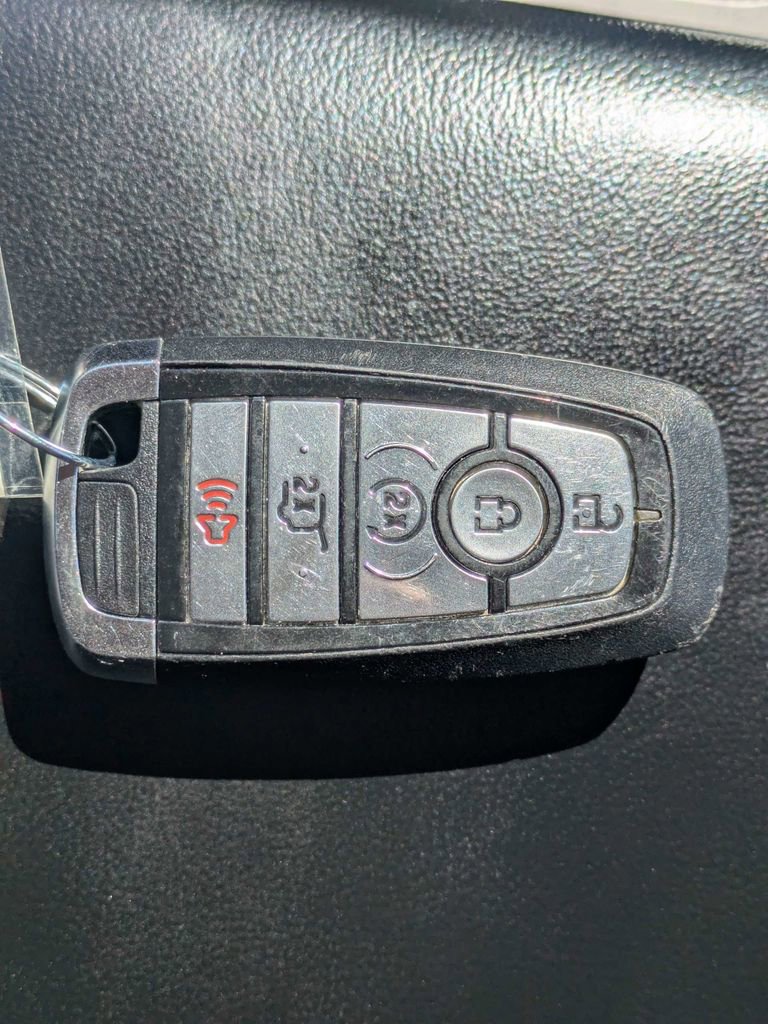 Used 2023 Ford Explorer XLT w/ Equipment Group 202A RWD image 33