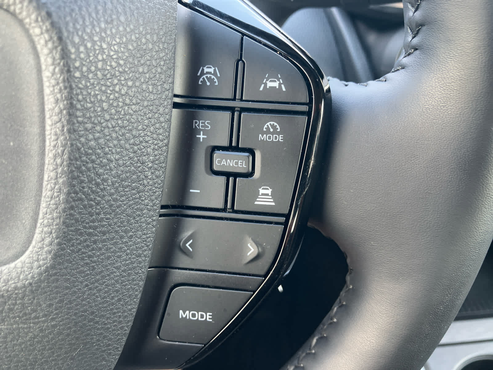 Certified 2026 Toyota Prius XLE FWD image 19