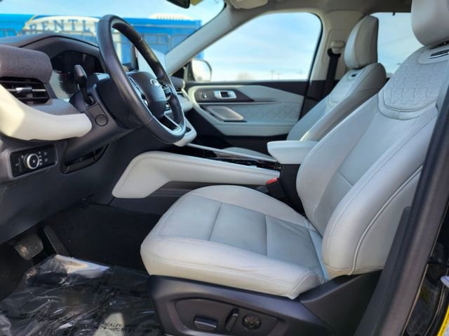 Certified 2025 Ford Explorer Platinum w/ LUX Leather Package image 20