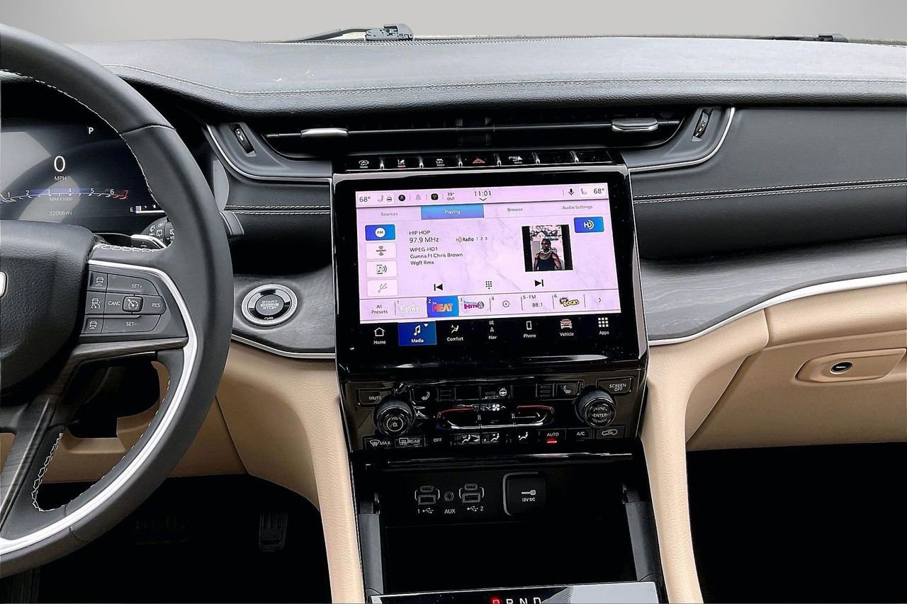 Certified 2023 Jeep Grand Cherokee Limited w/ MOPAR Finishing Package image 13