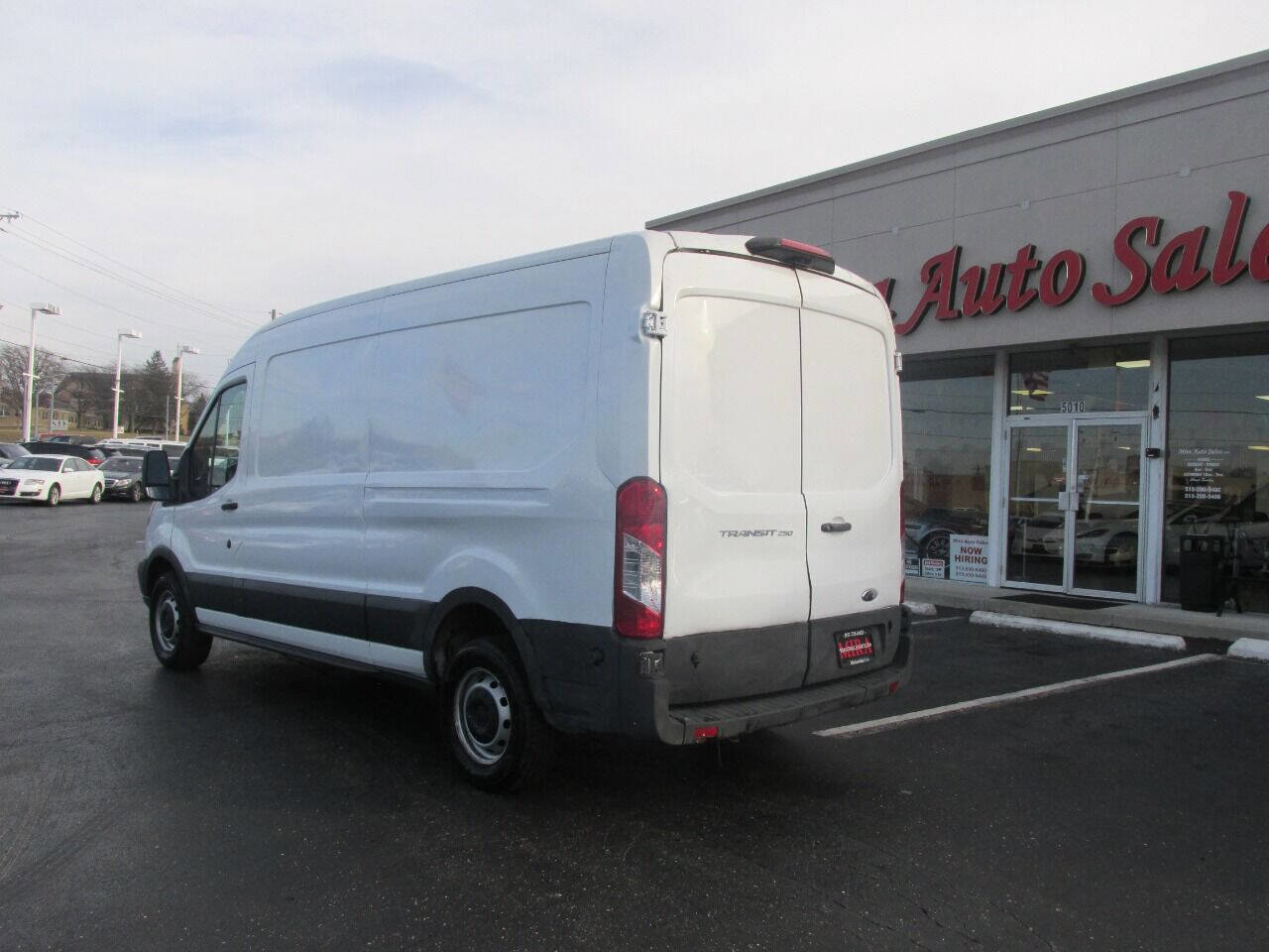 Used 2018 Ford Transit 250 148 Medium Roof image 9