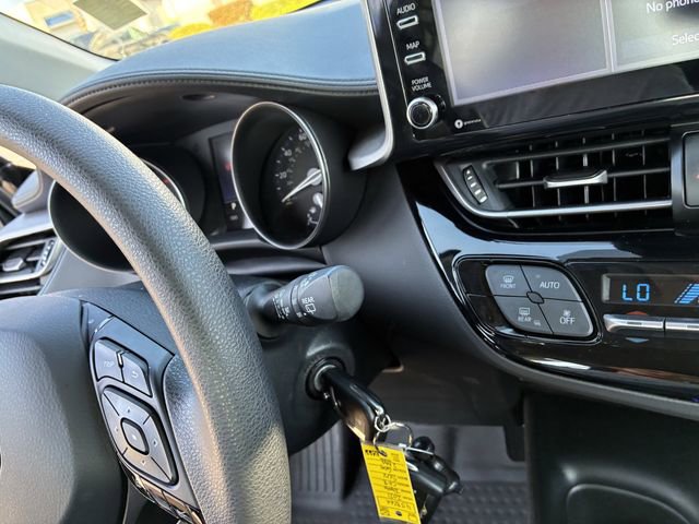 Used 2021 Toyota C-HR LE FWD image 19