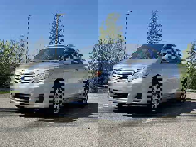 Used 2011 Toyota Camry LE image 15