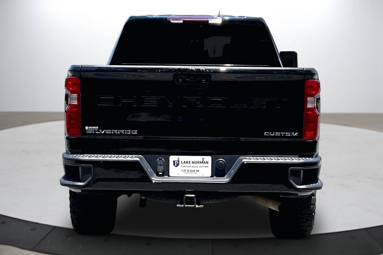 Used 2024 Chevrolet Silverado 2500 Custom w/ Custom Convenience Package AWD/4WD image 8